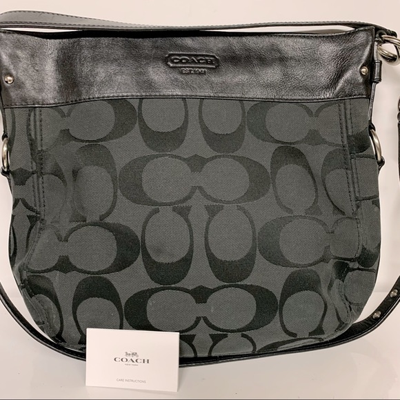 Coach Handbags - Coach Zoe Signature bag.
